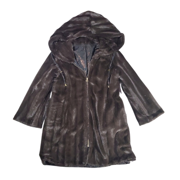 IMAN Reversible Fur Coat - Picture 2 of 13